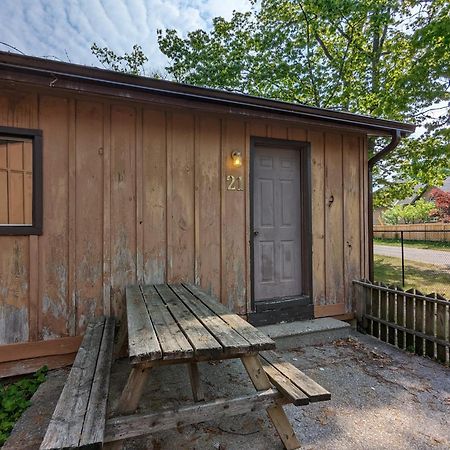 Tiny Wood Cottage 21 Wasaga Beach Exterior photo