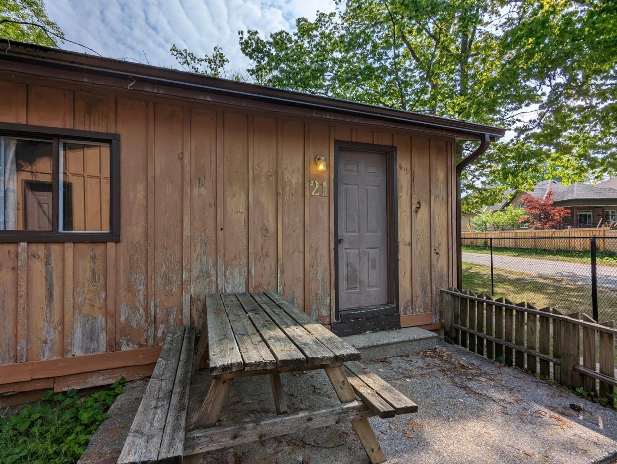 Tiny Wood Cottage 21 Wasaga Beach Exterior photo